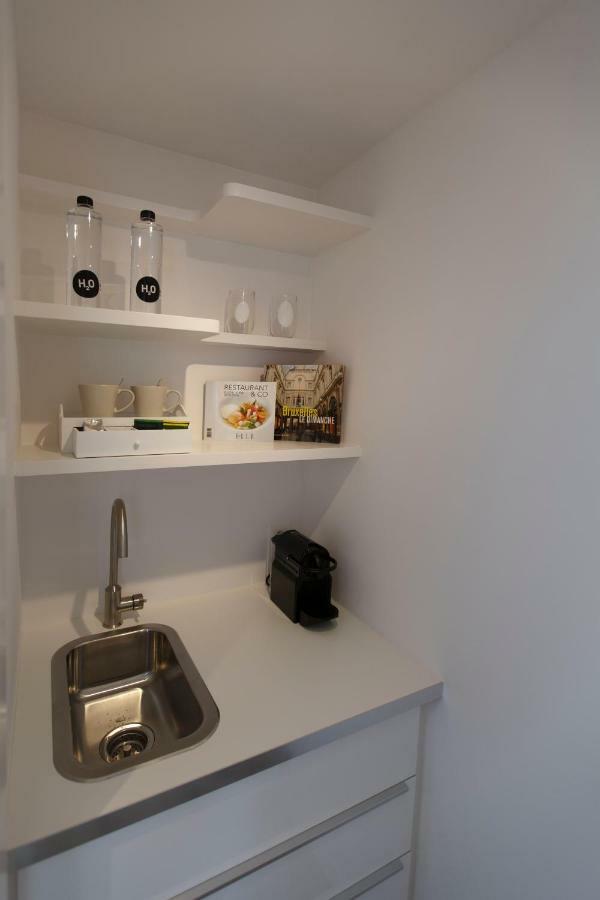 Be And Be Sablon Bed and Breakfast Bryssel Exteriör bild